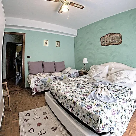 Jasmyn Bed and Breakfast 3*